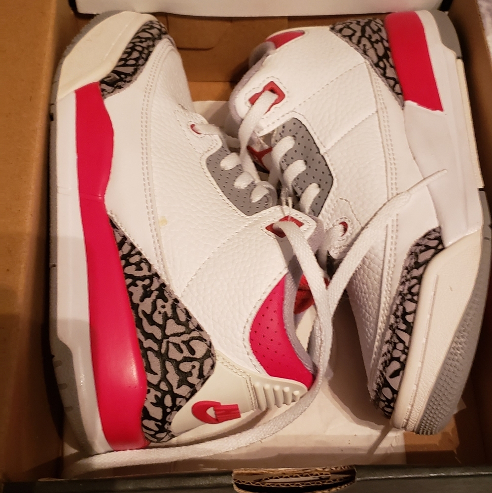 Jordan's size 1Y, two pair